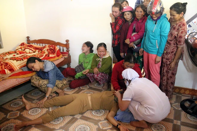 Vụ tai nạn ở Quảng Nam: Những đứa trẻ bỗng chốc mồ côi Vụ tai nạn ở Quảng Nam: Những đứa trẻ bỗng chốc mồ côi