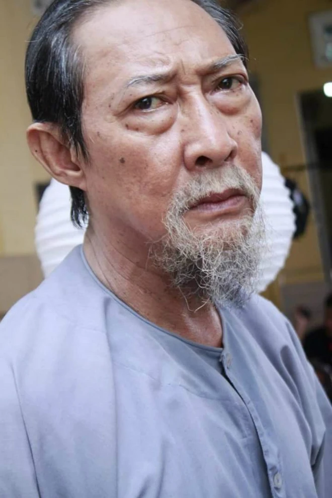 Chuyện đời cay đắng của diễn vi&ecirc;n L&ecirc; B&igrave;nh: Con lớn tai nạn qua đời, ly h&ocirc;n với vợ 37 năm gắn b&oacute; v&agrave; bệnh tật l&uacute;c về gi&agrave; - Ảnh 2.